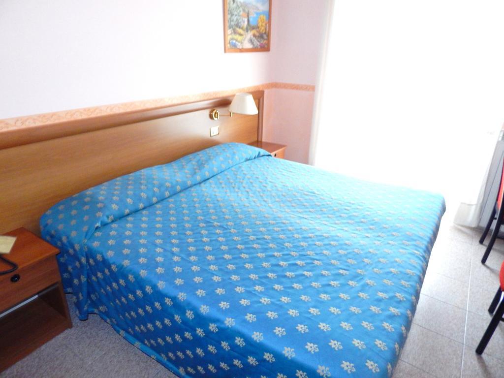 Hotel Torre Antica ロアーノ 部屋 写真