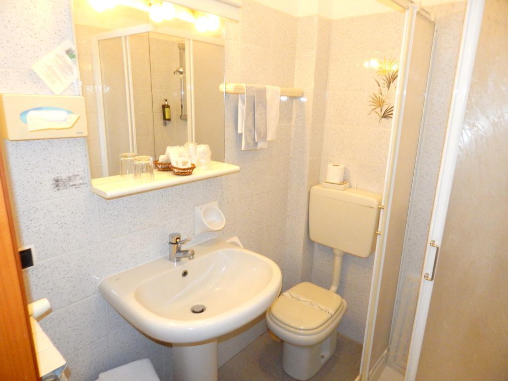 Hotel Torre Antica ロアーノ 部屋 写真